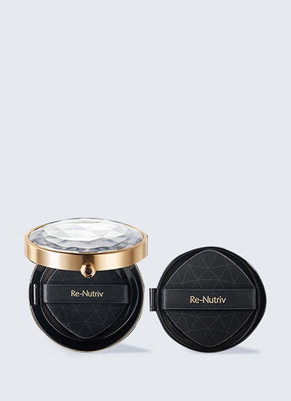 Re-Nutriv Ultra Radiance Serum Cushion SPF40/PA++++ | Estée